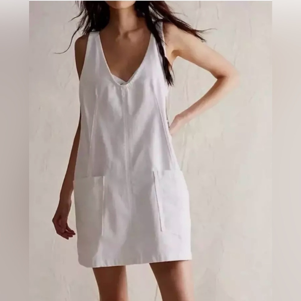 FREE PEOPLE WE THE FREE WHITE HIGH ROLLER DENIM OVERALL SKIRTALL MINI DRESS L